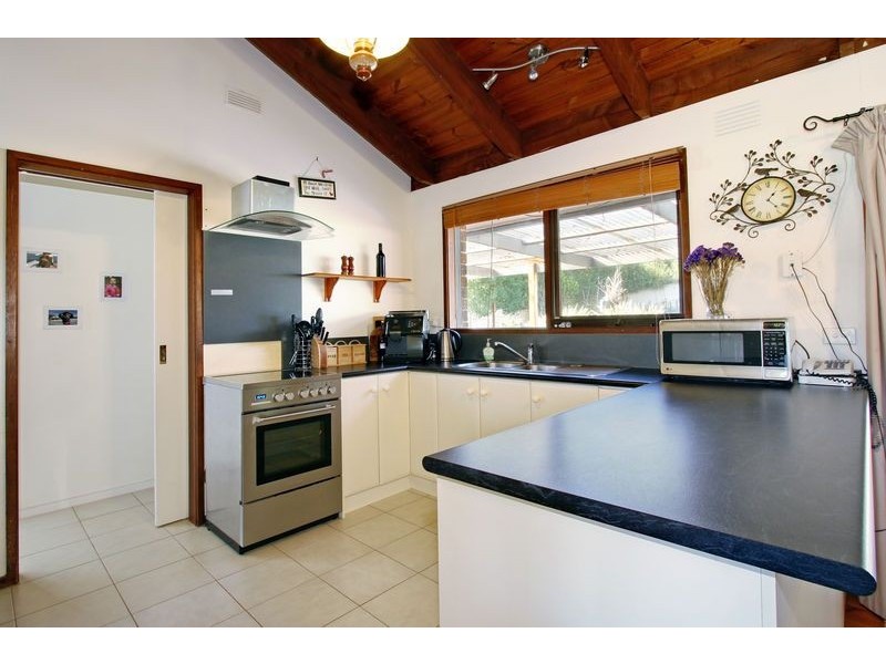 15 Howard Street, Seville VIC 3139