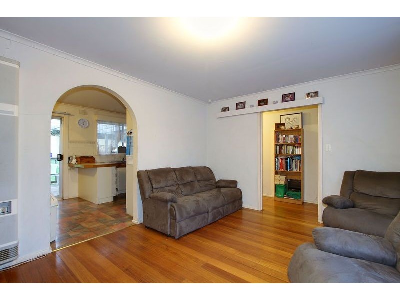 17 Lansell Road, Mooroolbark VIC 3138