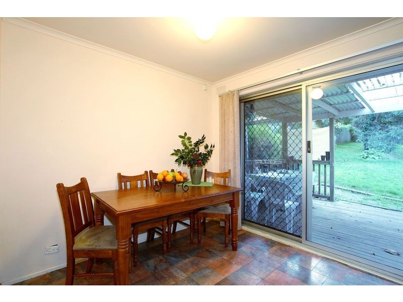 17 Lansell Road, Mooroolbark VIC 3138