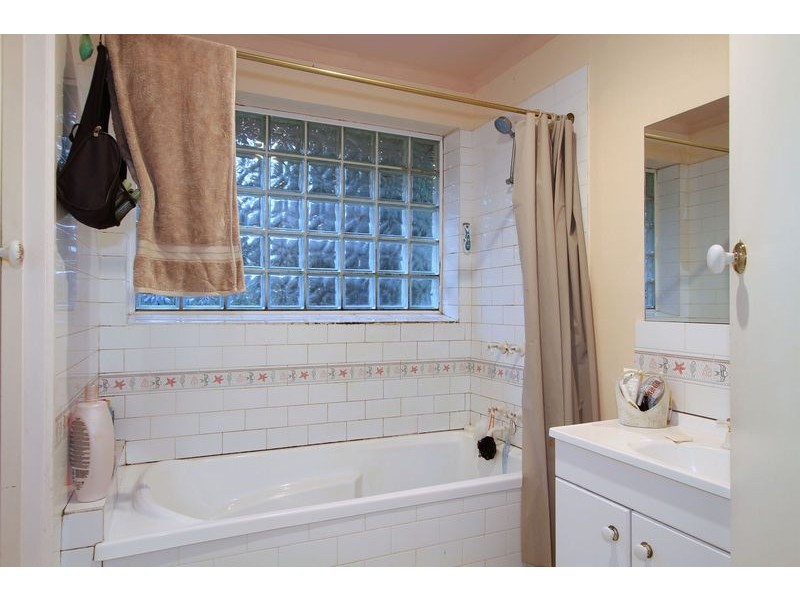 17 Lansell Road, Mooroolbark VIC 3138