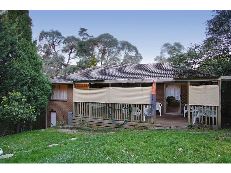 17 Lansell Road, Mooroolbark VIC 3138
