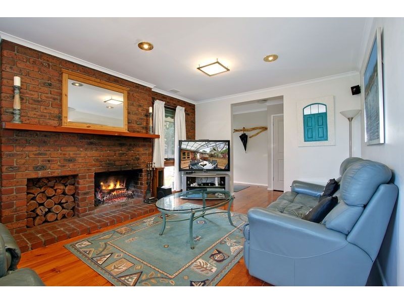 45 Churchill Drive, Mooroolbark VIC 3138