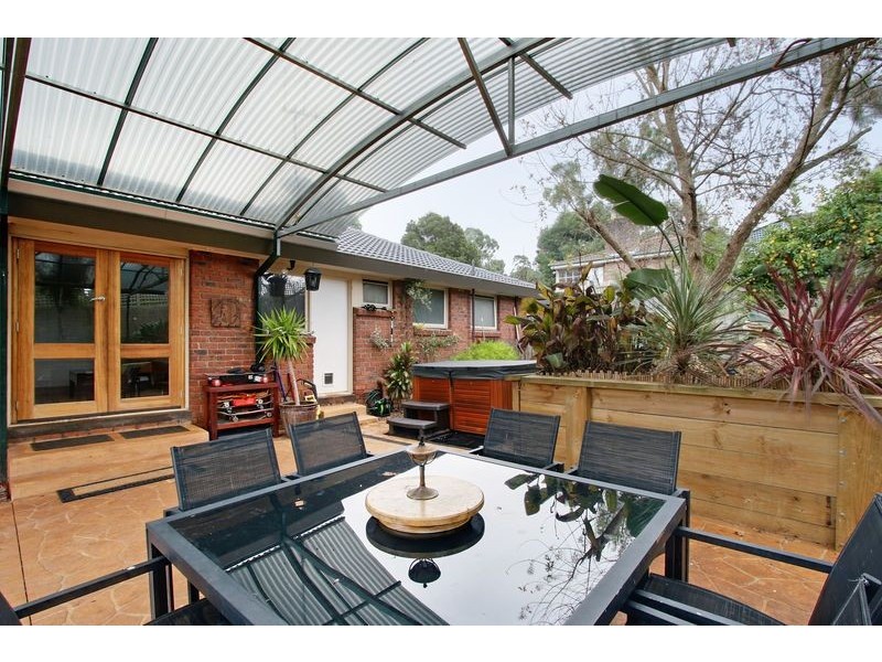 45 Churchill Drive, Mooroolbark VIC 3138