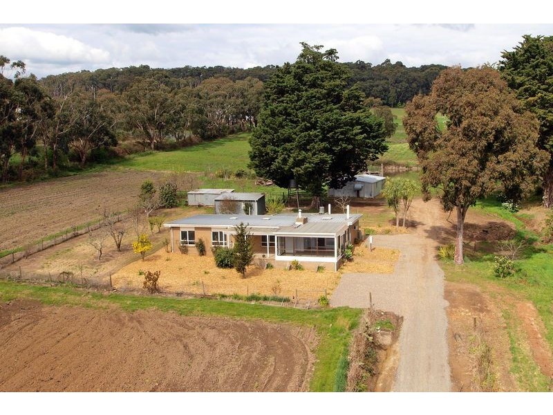 22 HUNTER RD, Silvan VIC 3795