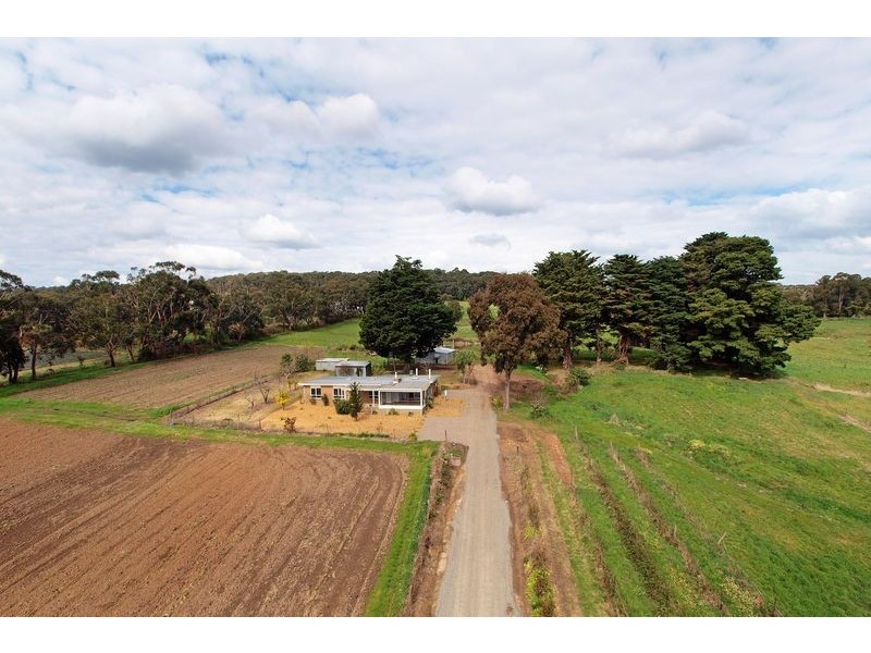 22 HUNTER RD, Silvan VIC 3795