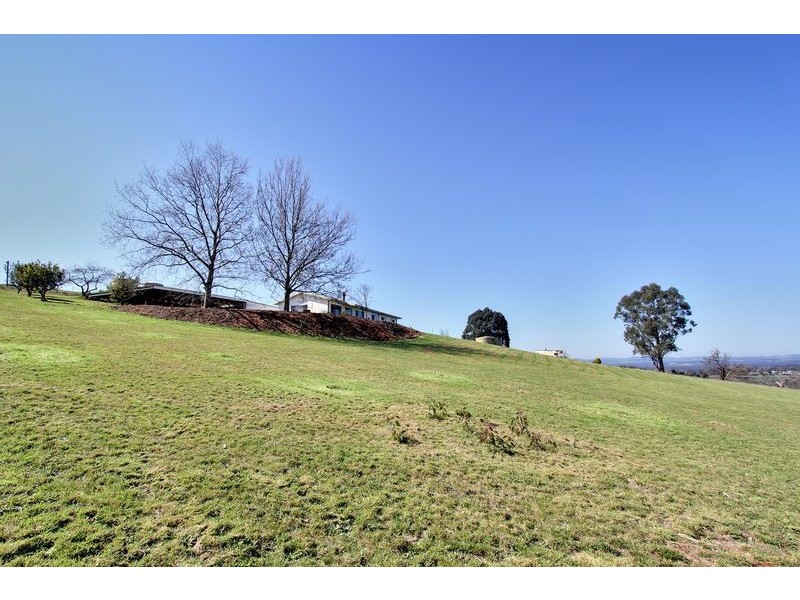 30 Charteris Road, Wandin East VIC 3139