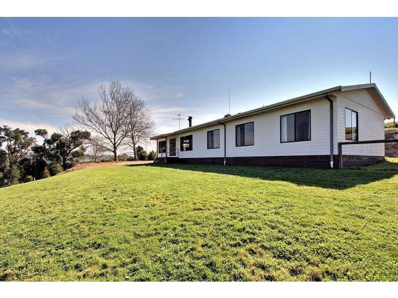 30 Charteris Road, Wandin East VIC 3139