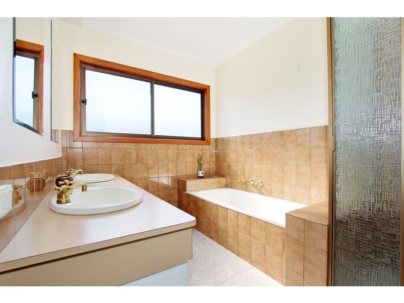 30 Charteris Road, Wandin East VIC 3139