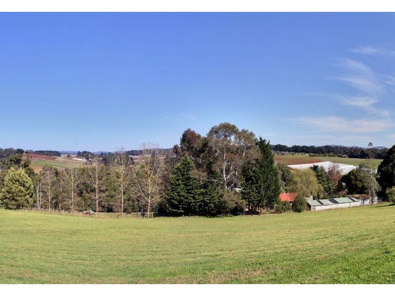 30 Charteris Road, Wandin East VIC 3139