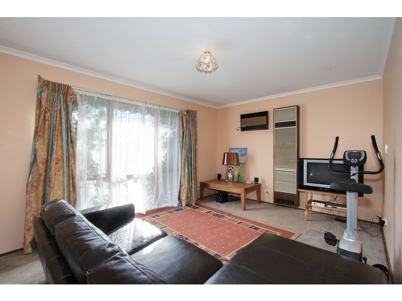 18 Dobell Place, Mooroolbark VIC 3138