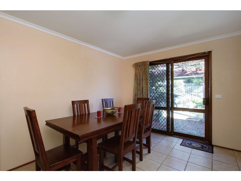 18 Dobell Place, Mooroolbark VIC 3138