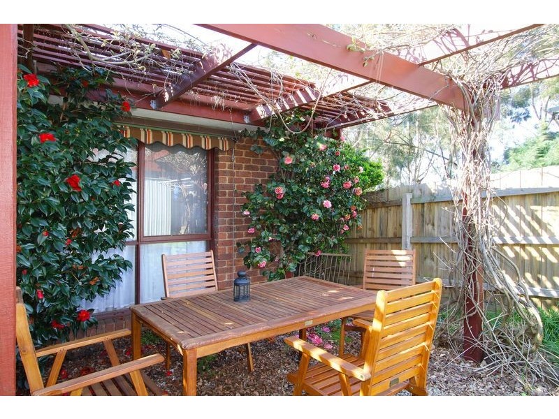 18 Dobell Place, Mooroolbark VIC 3138