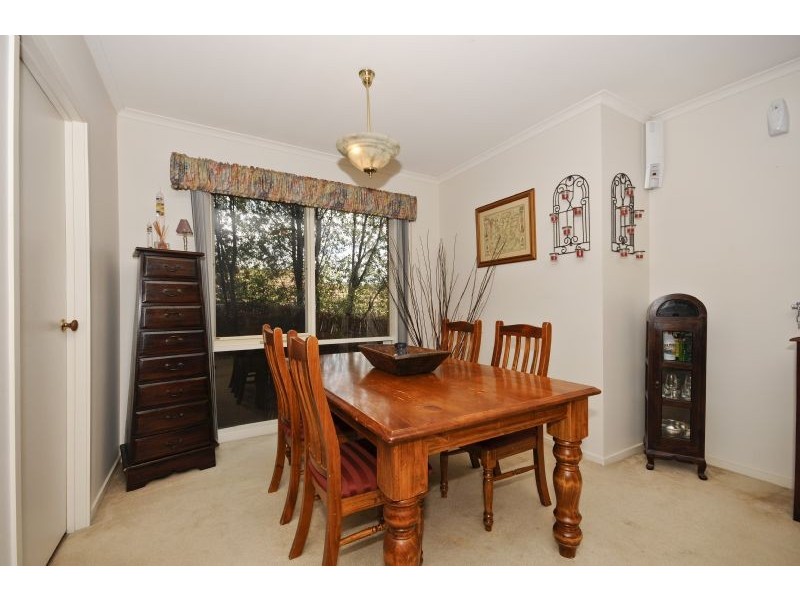 8 Commerford Place, Chirnside Park VIC 3116