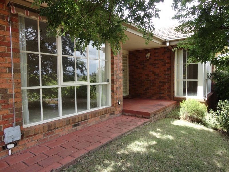 8 Commerford Place, Chirnside Park VIC 3116