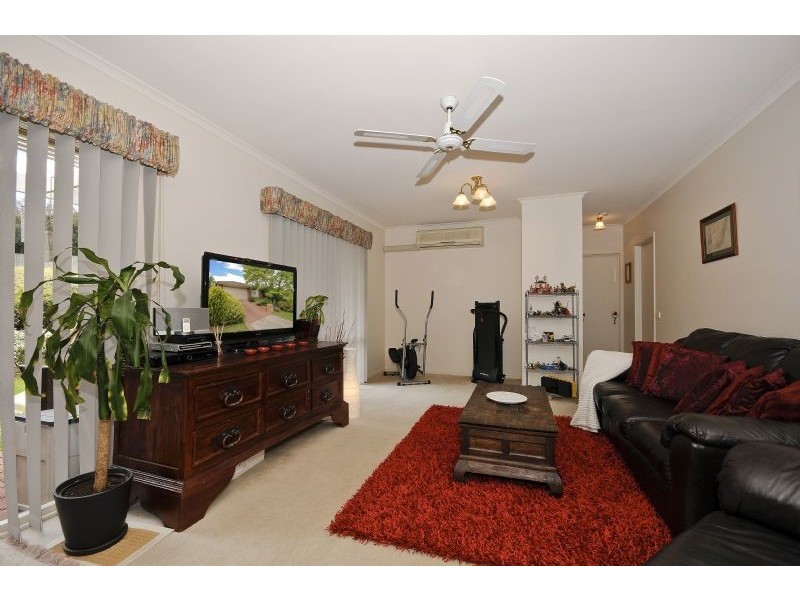 8 Commerford Place, Chirnside Park VIC 3116