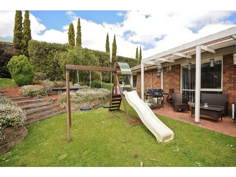 8 Commerford Place, Chirnside Park VIC 3116