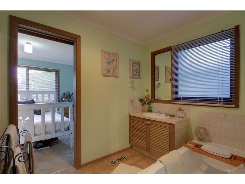 6 Bristol Crescent, Lilydale VIC 3140
