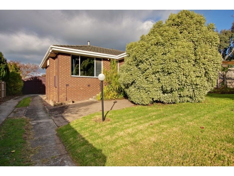 18 Belchester Avenue, Coldstream VIC 3770