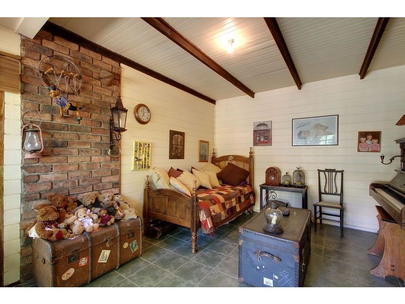 2 Wanda Avenue, Wandin North VIC 3139