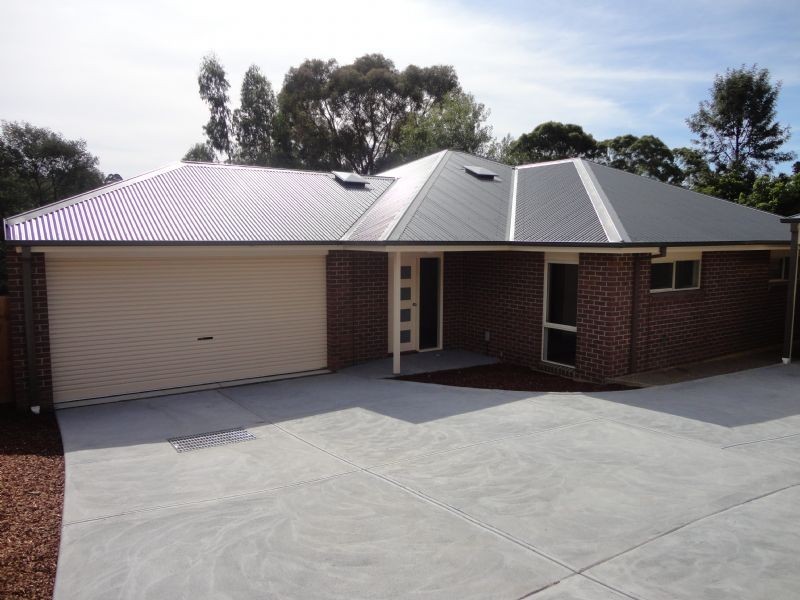 2/43 Greenslopes Drive, Mooroolbark VIC 3138