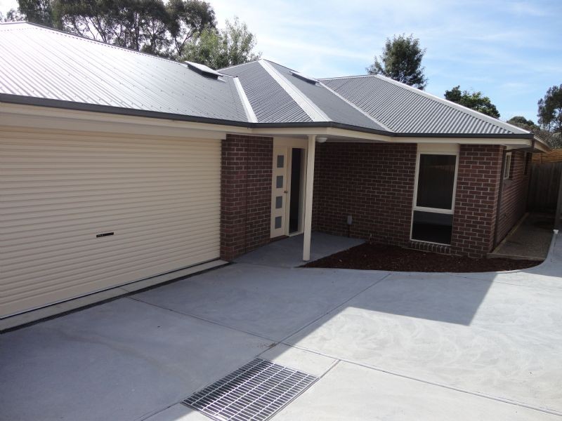 2/43 Greenslopes Drive, Mooroolbark VIC 3138