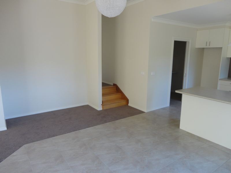 2/43 Greenslopes Drive, Mooroolbark VIC 3138