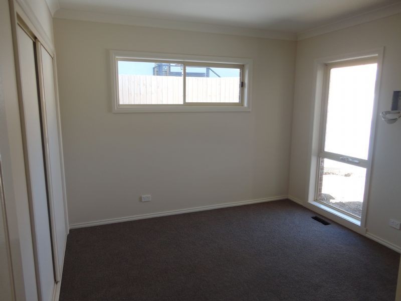 2/43 Greenslopes Drive, Mooroolbark VIC 3138