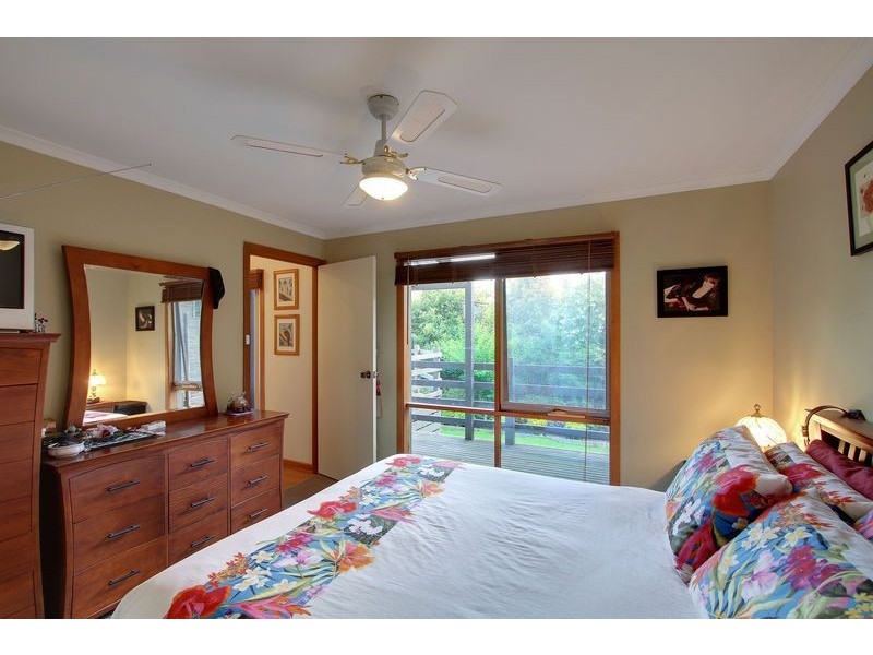 10 Centre Avenue, Mount Evelyn VIC 3796