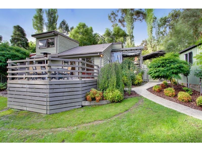 10 Centre Avenue, Mount Evelyn VIC 3796