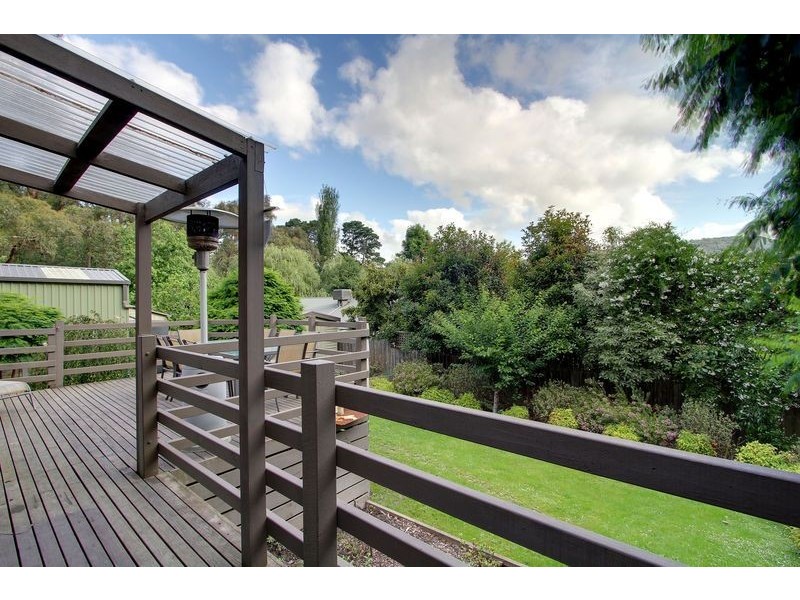 10 Centre Avenue, Mount Evelyn VIC 3796