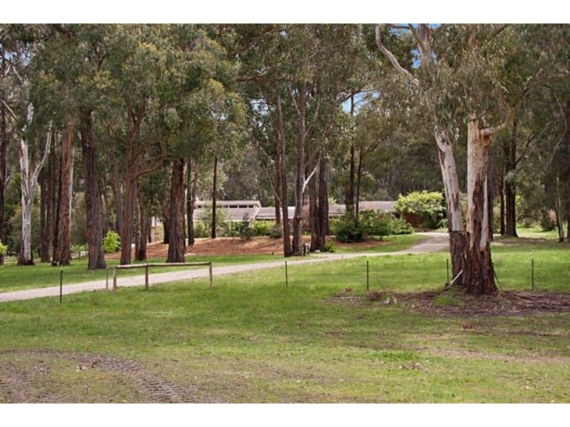 15 Rodger Road, Wandin North VIC 3139