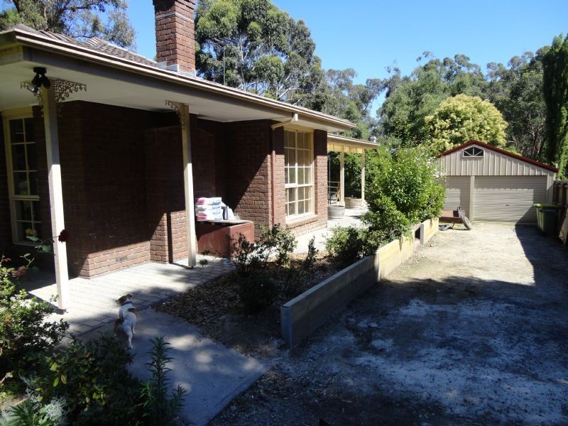 11 Winifred Street, Seville VIC 3139