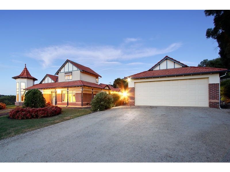 35 Beenak Road, Wandin North VIC 3139