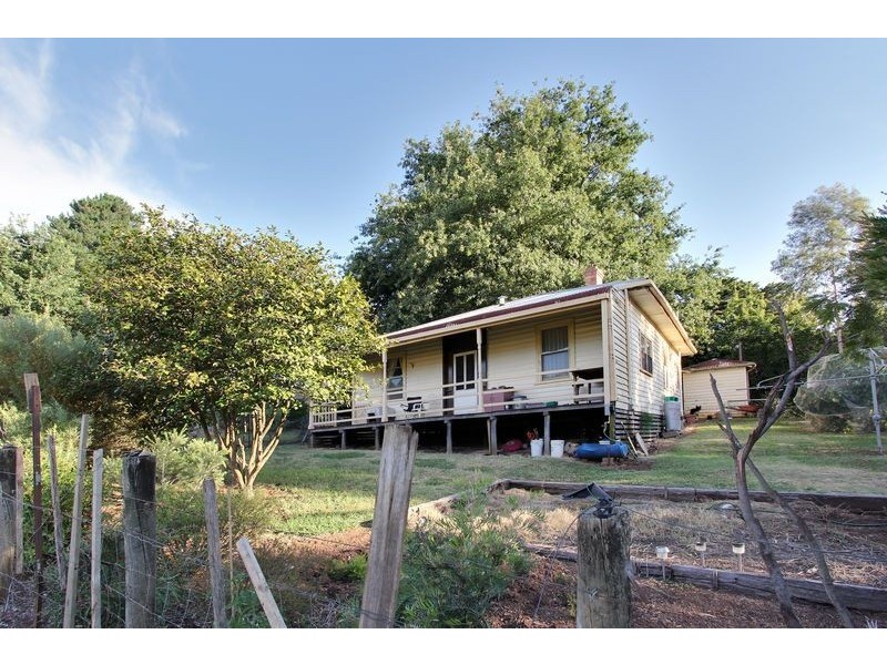 35 Beenak Road, Wandin North VIC 3139