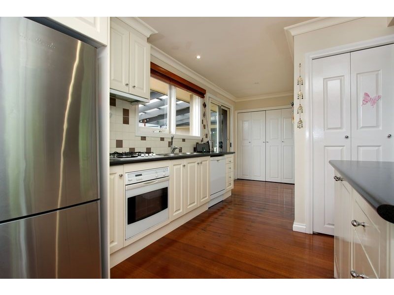 75 Pembroke Rd, Mooroolbark VIC 3138