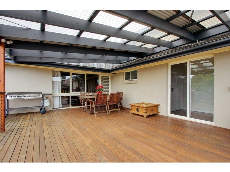 75 Pembroke Rd, Mooroolbark VIC 3138