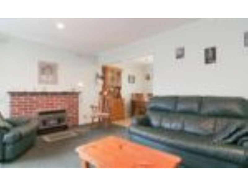 6 Kathy Court, Mooroolbark VIC 3138