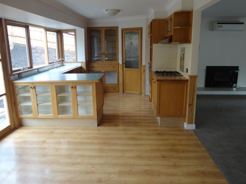 2/20 Old Warburton Road, Seville VIC 3139