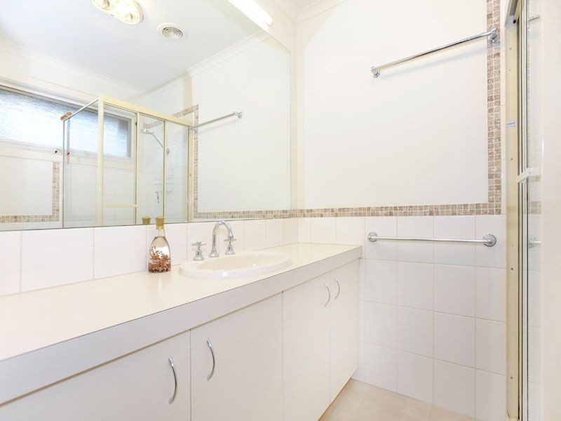 5 Wembley Close, Mooroolbark VIC 3138