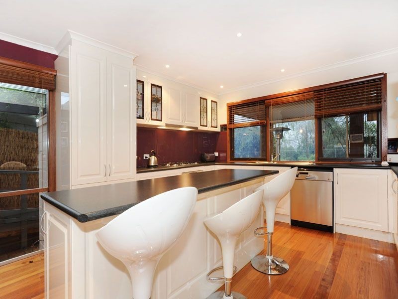 5 Wembley Close, Mooroolbark VIC 3138