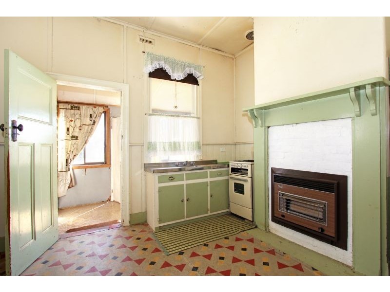 8 Deschamps Street, Lilydale VIC 3140