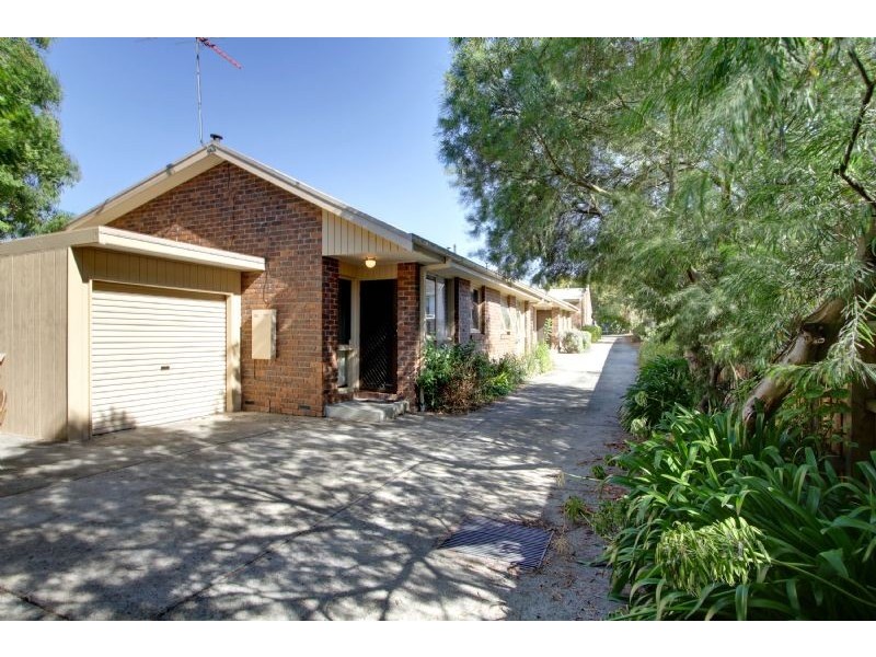 4/18 Deshamps Street, Lilydale VIC 3140