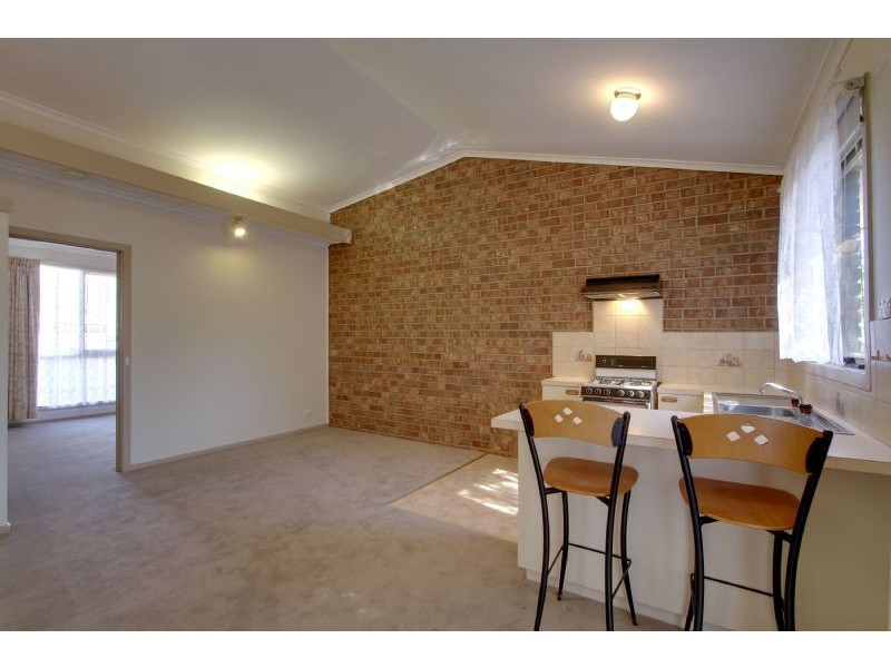 4/18 Deshamps Street, Lilydale VIC 3140