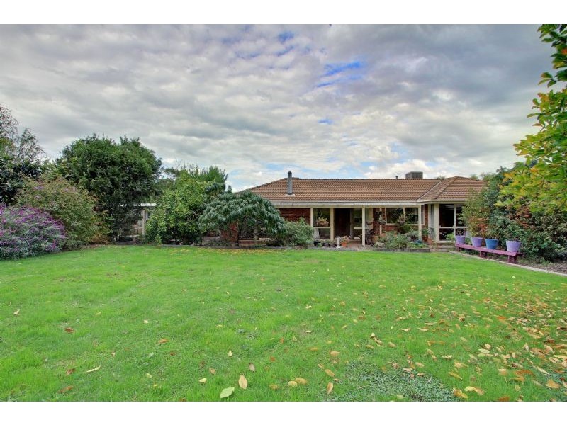 10 Toolebewong Road, Healesville VIC 3777