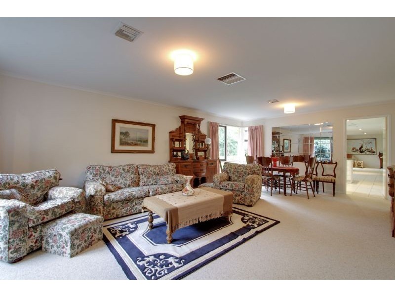 10 Toolebewong Road, Healesville VIC 3777