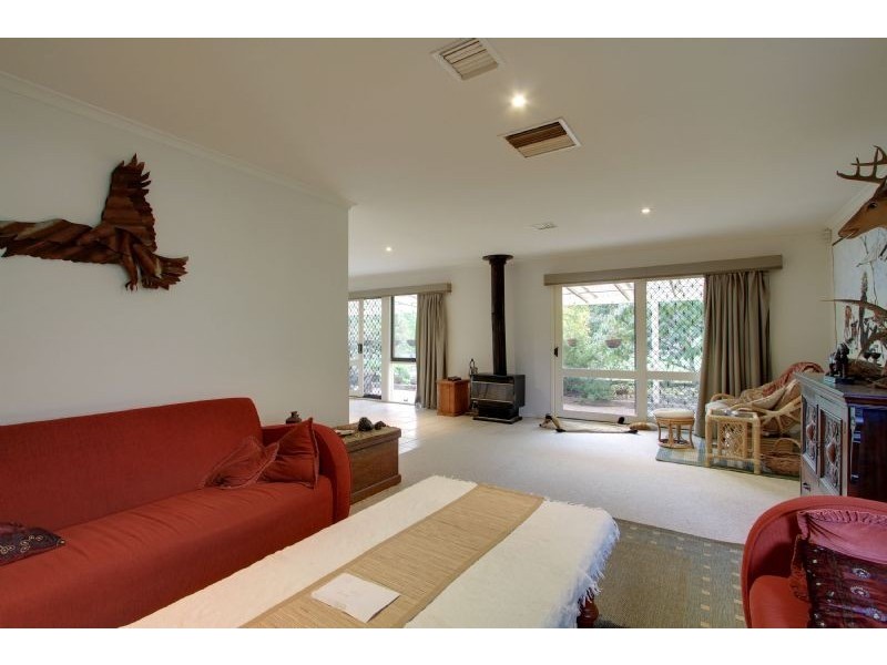 10 Toolebewong Road, Healesville VIC 3777