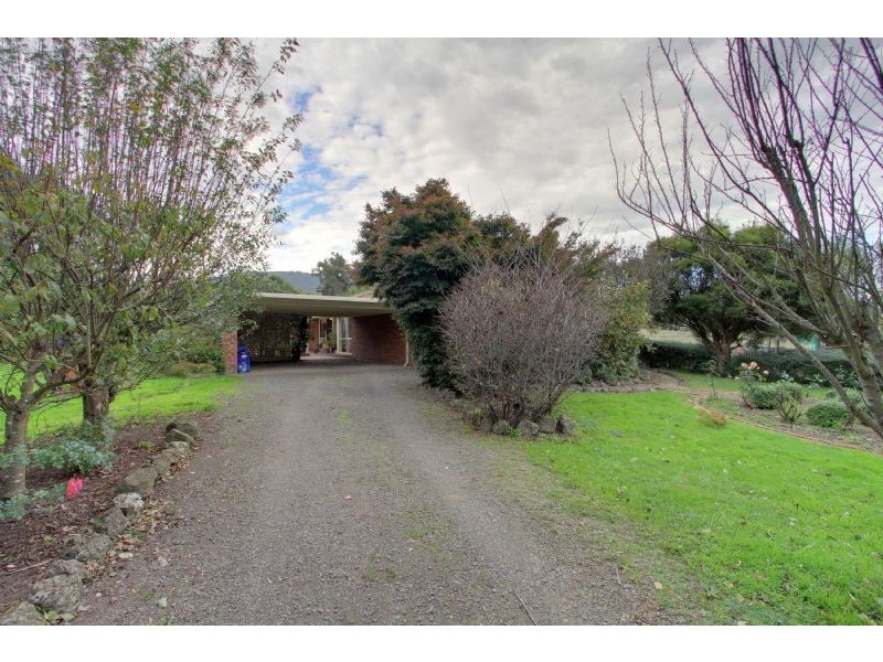 10 Toolebewong Road, Healesville VIC 3777