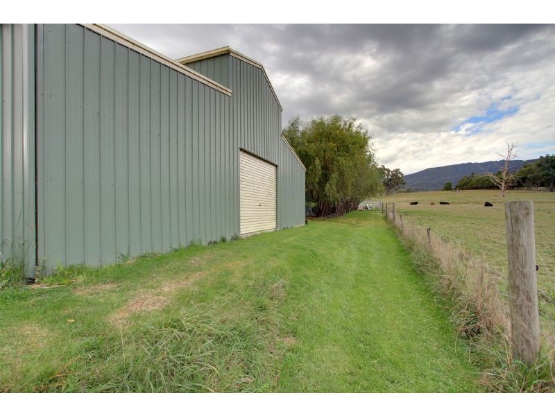 10 Toolebewong Road, Healesville VIC 3777