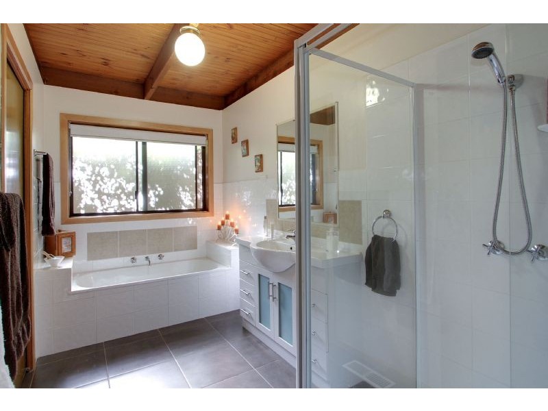 16 Sarah Court, Montrose VIC 3765