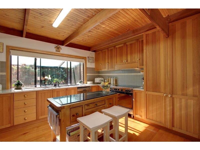 16 Sarah Court, Montrose VIC 3765